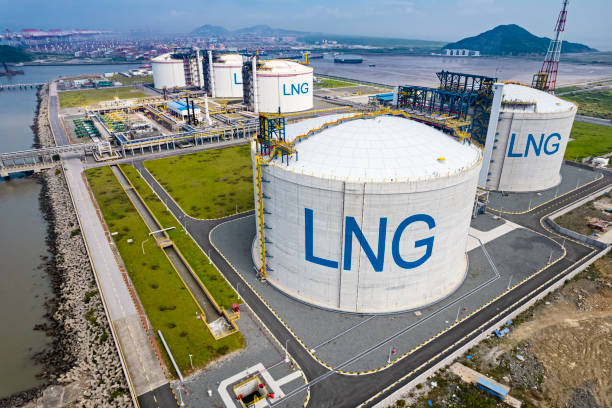 picture of large lng (liquefied natural gas) tanks at regasification terminal